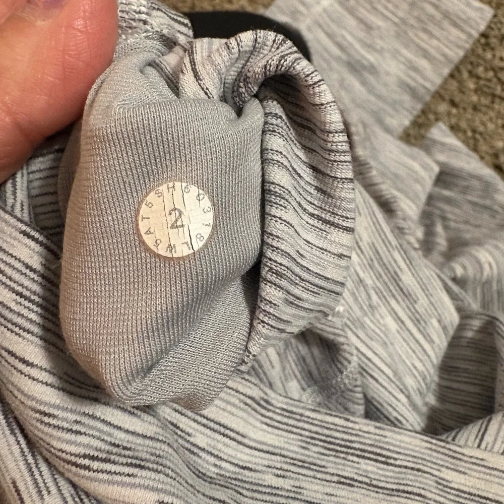 Lululemon Athletica Light Gray Leggings - Picture 6 of 6